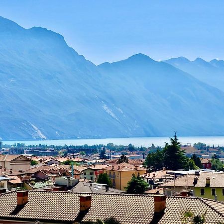 Appartamento Peppino Mit Seeblick Und Pool ริวาเดลการ์ดา ภายนอก รูปภาพ