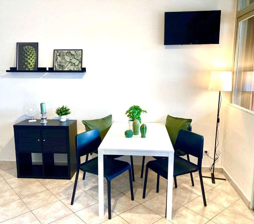 Appartamento Peppino Mit Seeblick Und Pool ริวาเดลการ์ดา ภายนอก รูปภาพ